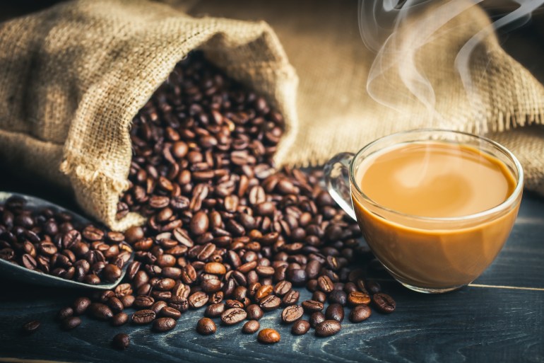 طريقة صنع القهوة سريعة التحضير من حبوب البن المحمص